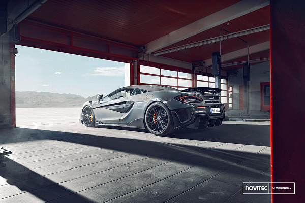Фото дисков NOVITEC MC3 Черный глянец на McLaren 600
