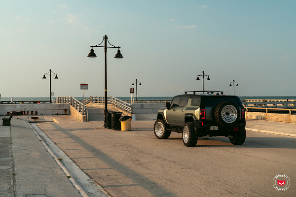 Фото дисков Vossen LCX-04 Глянцевый лак на GMC Hummer EV