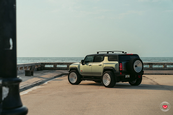 Фото дисков Vossen LCX-04 Глянцевый лак на GMC Hummer EV