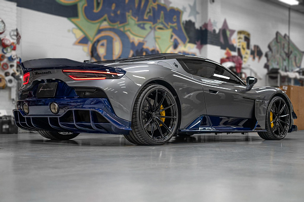Фото дисков AL13 R10 Черный глянец на Maserati MC20