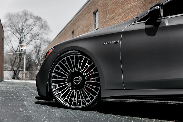 Mercedes-Benz S63 AMG Coupe