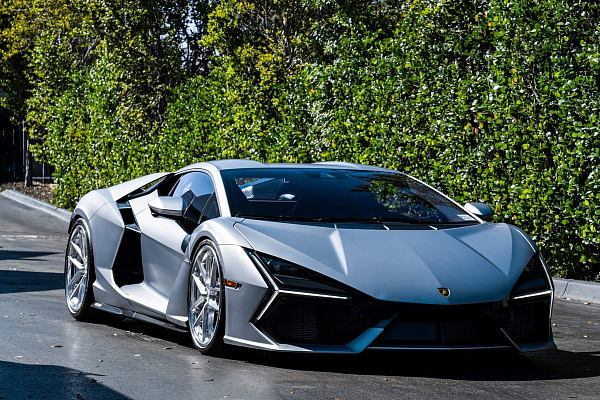 Фото дисков Anrky XR-301 Глянцевый лак на Lamborghini Revuelto