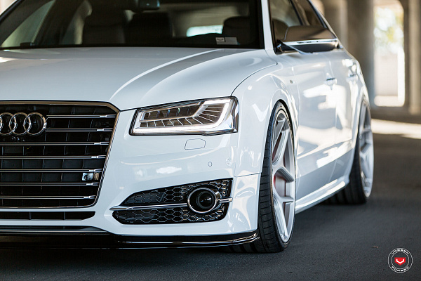 Фото дисков Vossen CG-205 Сатиновый лак на Audi A/S 8 (D4)
