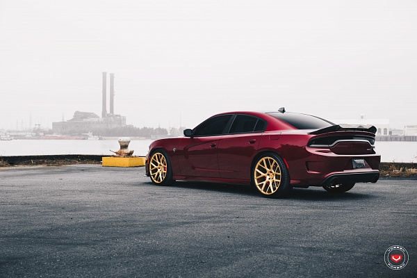 Фото дисков Vossen CG-204 Глянцевое золото на Dodge Charger VII