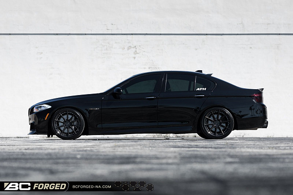 Фото дисков BC Forged HCS04 Глянцевый темный лак на BMW 5/M5 (F10)