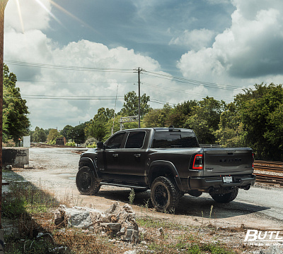 Фото дисков Vossen HF6-5 на Ram 1500 V
