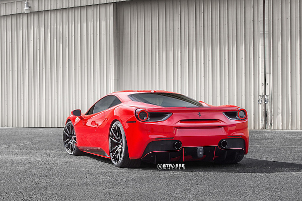 Фото дисков Strasse Wheels SV1 Deep Concave Monoblock Черный глянец на Ferrari 488