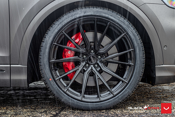 Фото дисков Vossen HF-4T Черный глянец на Audi Q8
