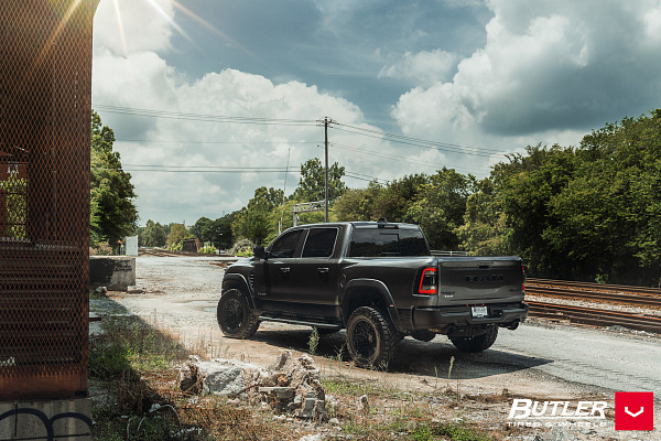 Фото дисков Vossen HF6-5 Черный глянец на Ram 1500 V
