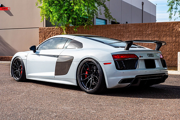 Фото дисков Anrky AN31 Черный глянец на Audi R8 (4S)