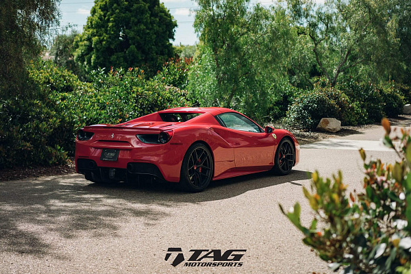 Фото дисков HRE R101 Lightweight Черный сатин на Ferrari 488