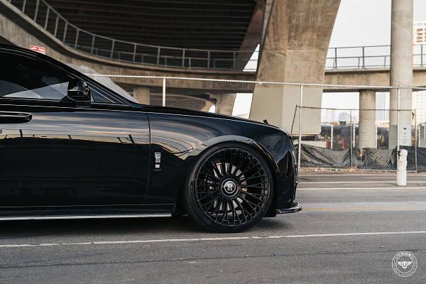 Фото дисков Vossen UV-6 Черный сатин на Rolls-Royce Ghost II