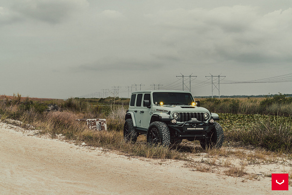 Фото дисков Vossen HFX-1 (5-Lug) Черный глянец на Jeep Wrangler IV (JL)