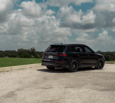 Фото дисков Vossen HF-8 на Audi Q7 (4M)