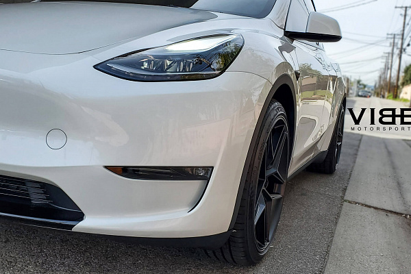 Фото дисков HRE FF11 Черный сатин на Tesla Model Y