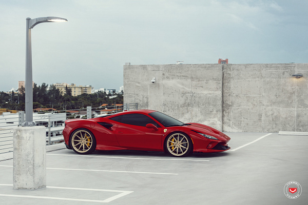 Фото дисков Vossen EVO-2 Глянцевая шампань на Ferrari F8