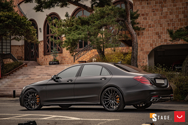 Фото дисков Vossen VFS-2 Черный глянец на Mercedes-Benz C-Class (W205)
