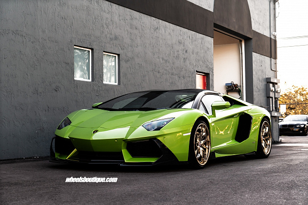 Фото дисков HRE S201H Глянцевое золото на Lamborghini Aventador