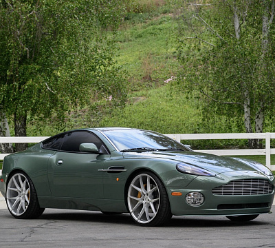 Фото дисков Savini BM14 на Aston Martin Vaquish 1