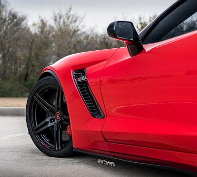 Фото дисков Strasse Wheels SP5R Deep Concave Monoblock на Chevrolet Corvette C7