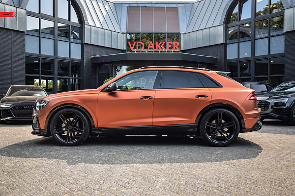 Фото дисков Anrky AN17 Черный глянец на Audi Q8