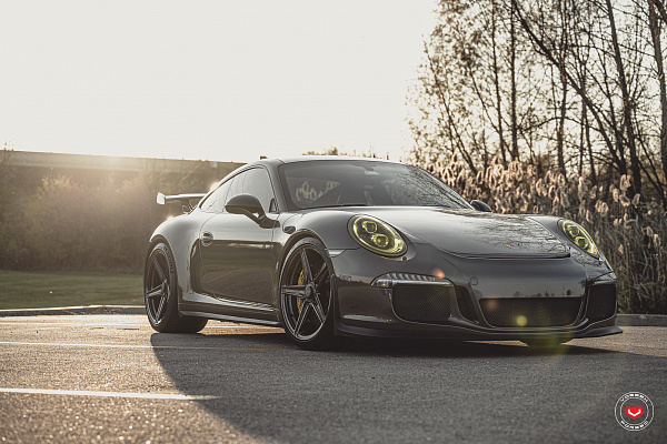 Фото дисков Vossen M-X5 Черный глянец на Porsche 911 VII