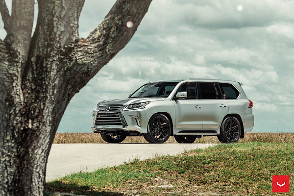 Фото дисков Vossen HF-7 Черный глянец на Lexus LX III