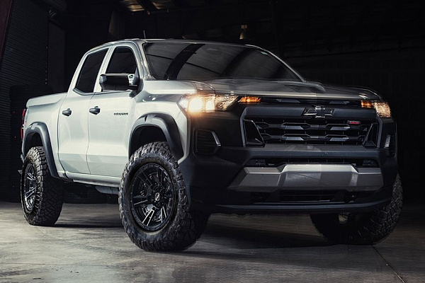 Фото дисков 4PLAY 4PS01 Черный сатин на Chevrolet Colorado