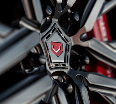 Фото дисков Vossen M-X6 на Land Rover Range Rover IV