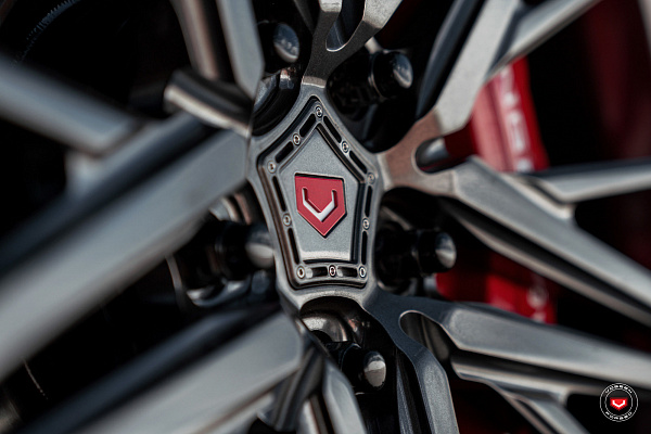 Фото дисков Vossen M-X6 Глянцевый темный лак на Land Rover Range Rover IV