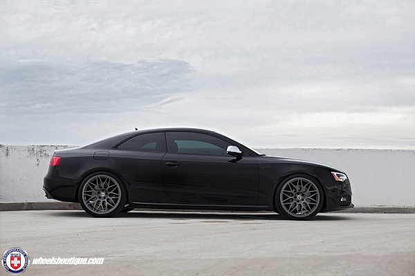 Фото дисков HRE 300M Сатиновый графит на Audi A/S/RS 5 (8T)