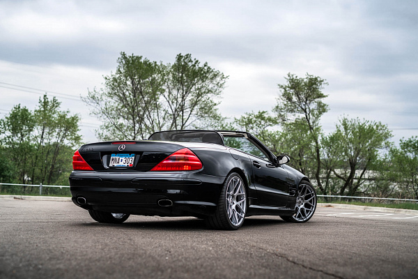 Фото дисков HRE FF01 Серебро на Mercedes-Benz SL (R230)