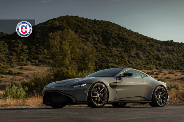 Фото дисков HRE P101SC Глянцевый темный лак на Aston Martin Vantage 4