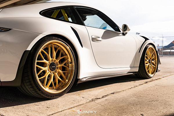 Фото дисков Anrky RS1 Сатиновое золото на Porsche 911 VII