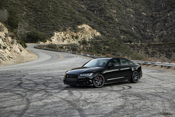 Фото дисков Rotiform TUF Сатиновый темный лак на Audi A/RS 6 (C7)
