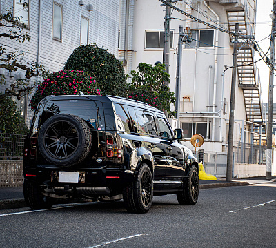 Фото дисков HRE 301M на Land Rover Defender II