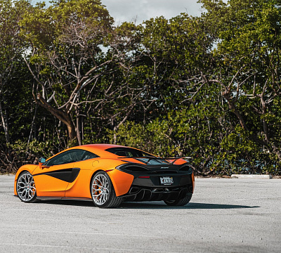 Фото дисков Vossen S17-01 на McLaren 570S