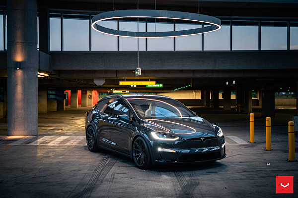 Фото дисков Vossen HFX-2 (5-Lug) Глянцевый графит на Tesla Model X