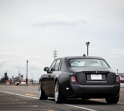 Фото дисков HRE 935 на Rolls-Royce Phantom