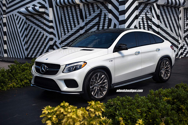 Фото дисков HRE P200 Сатиновый темный лак на Mercedes-Benz GLE I