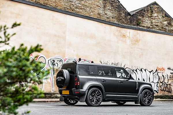 Фото дисков Kahn RS 3.0 Черный сатин на Land Rover Defender II