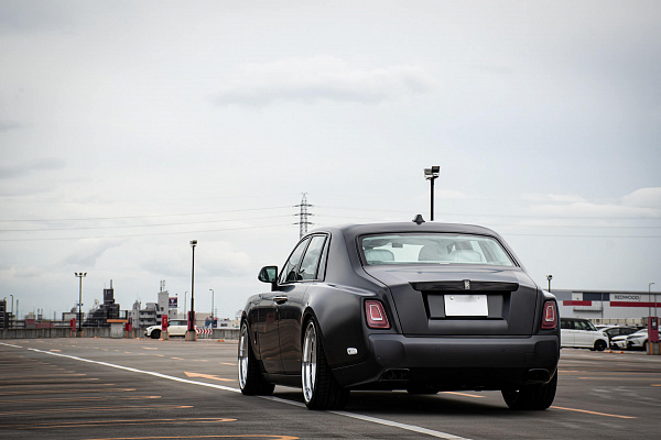 Фото дисков HRE 935 Глянцевый лак на Rolls-Royce Phantom