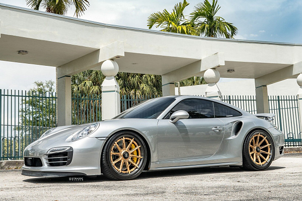 Фото дисков Strasse Wheels SV10-RS Performance Сатиновое золото на Porsche 911 VII