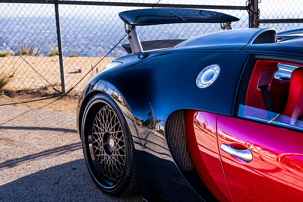 Фото дисков HRE 501 Черный сатин на Bugatti Veyron