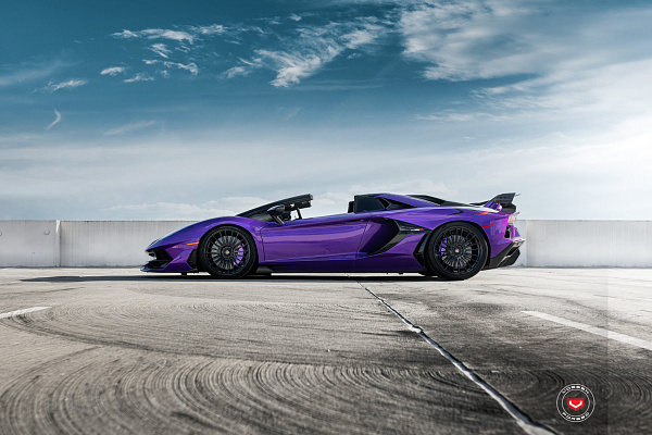Фото дисков Vossen S17-04 Черный глянец на Lamborghini Aventador