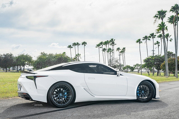 Фото дисков Strasse Wheels SV10M Deep Concave Duoblock Другой цвет на Lexus LC 500