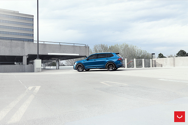 Фото дисков Vossen HF-5 Черный глянец на Volkswagen Tiguan II