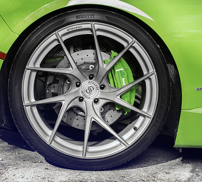 Фото дисков Strasse Wheels SM5RT Deep Concave Monoblock на Lamborghini Huracan