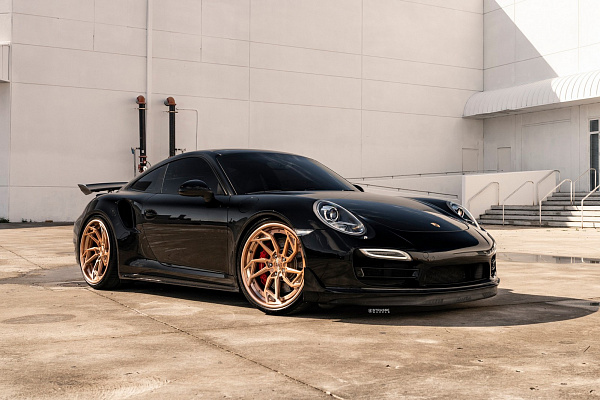 Фото дисков Strasse Wheels SB1 Deep Concave FS Сатиновое золото на Porsche 911 VII