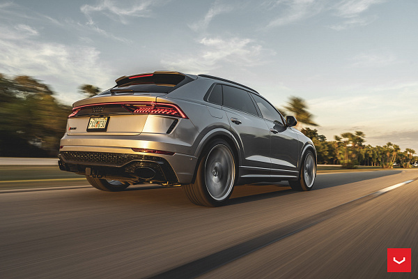 Фото дисков Vossen HF-7 Серебро на Audi Q8